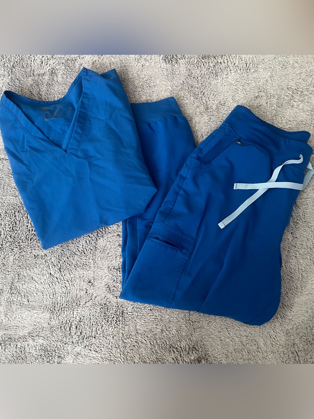 Women’s Figs scrub set size large royal blue color